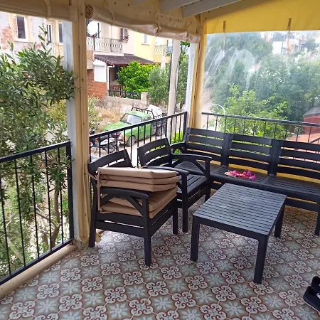 Alacati Merkez De Genis Ev * Кешме